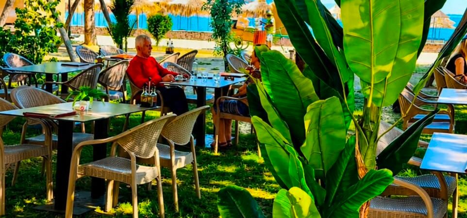 Restorant Zgara Familjare – Aty ku shija takohet me pamjen magjepsëse të liqenit